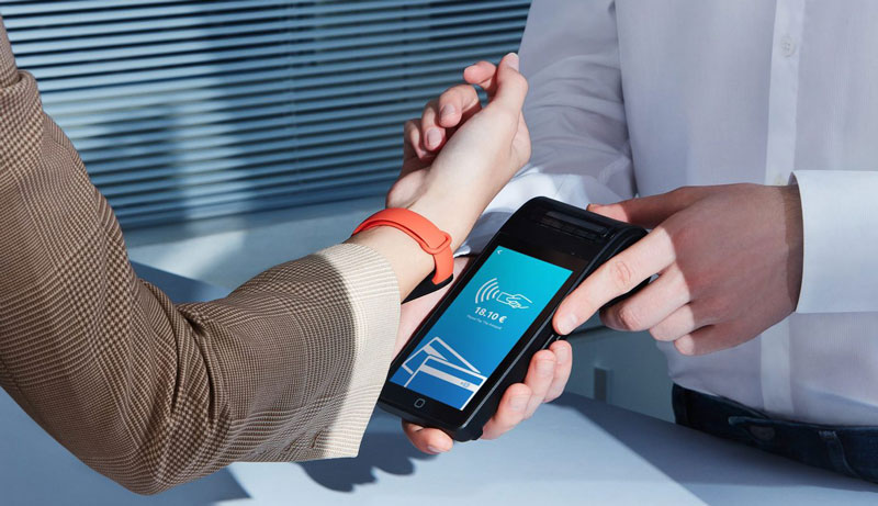 دستبند هوشمند شیائومی با فناوری NFC