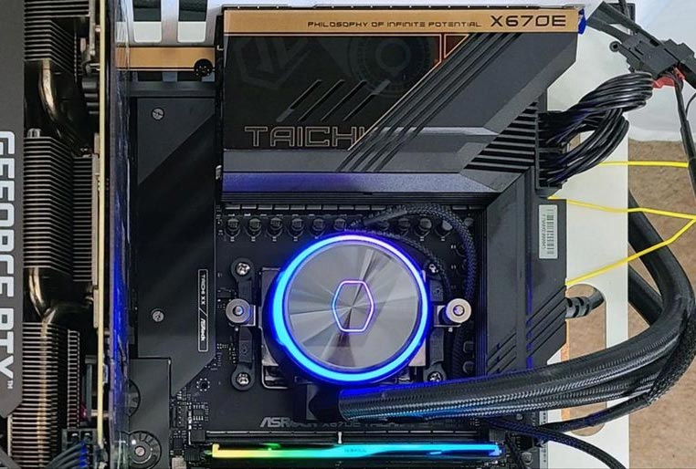 ASRock X670E Taichi