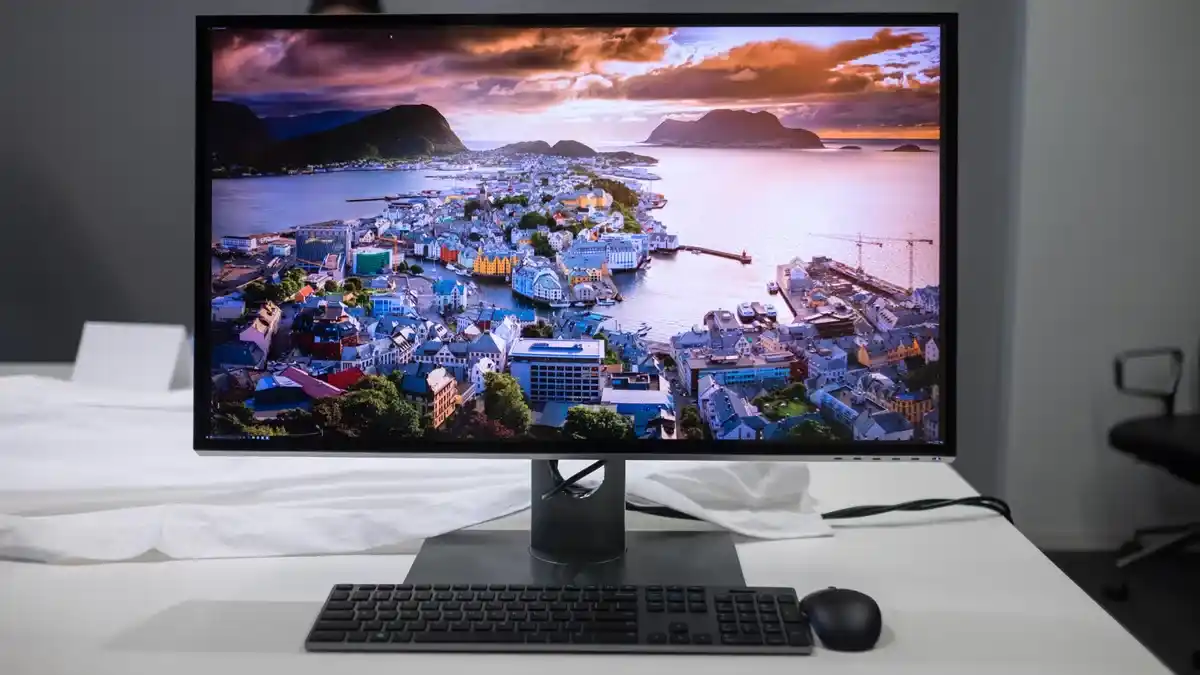 بهترین مانیتور 8K: مانیتور Dell UltraSharp UP3218K