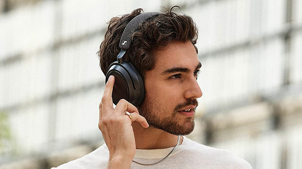 هدفون‌های بالای گوش (Over-Ear Headphones)