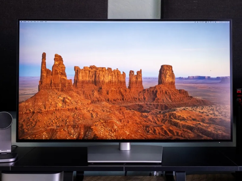 Monitors for MacBook Pro 4