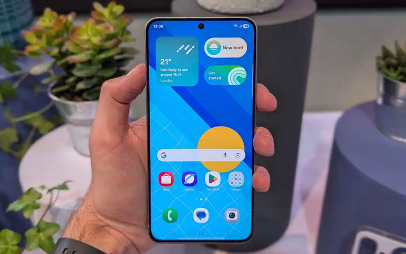 نمایشگر سامسونگ گلکسی S25 FE