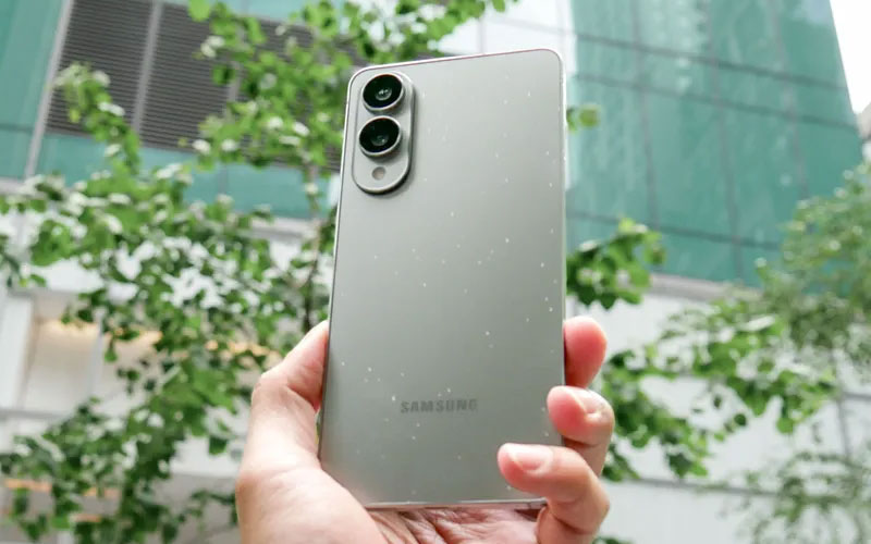 طراحی Samsung Galaxy S25 Edge