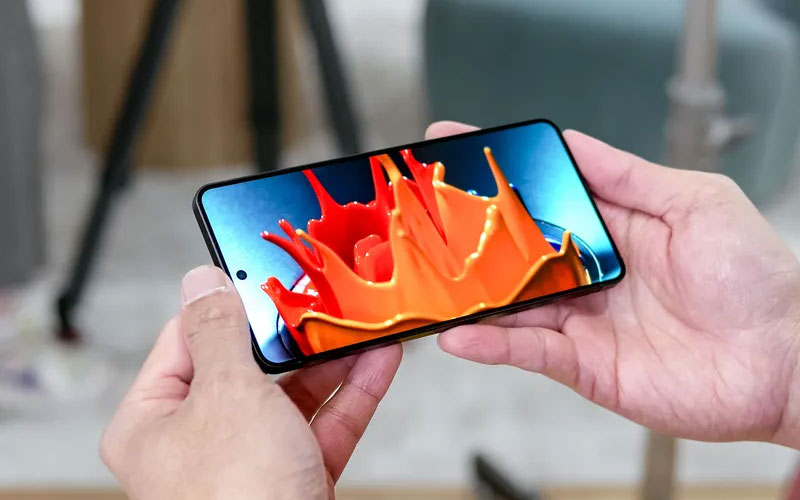 نمایشگر Samsung Galaxy S25 Edge