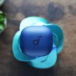 بررسی هدفون بلوتوثی انکر Soundcore P40i|Soundcore P40i در رقابت با هم‌رده‌ها|میکروفون، تماس و حذف نویز مکالمه | عملکرد ۶ میکروفون با هوش مصنوعی|طراحی، راحتی و کیفیت ساخت | بررسی ارگونومی