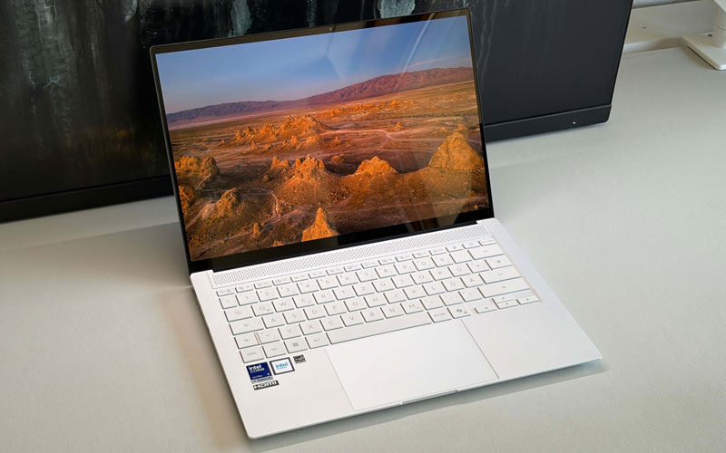 بررسی Asus Zenbook A14 (UX3407NA)؛ اولترابوکی فوق‌سبک با عمر باتری خیره‌کننده