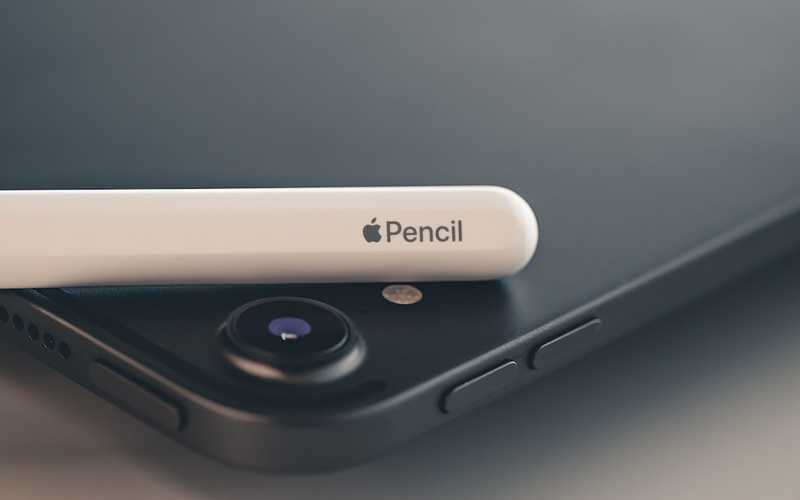اپل احتمالاً Apple Pencil را با باتری قابل تعویض بازطراحی می‌کند