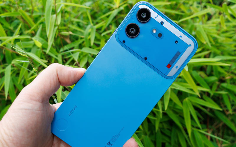 بررسی گوشی Nothing Phone 4b؛ میان‌رده‌ای با طراحی متفاوت و باتری غول‌پیکر