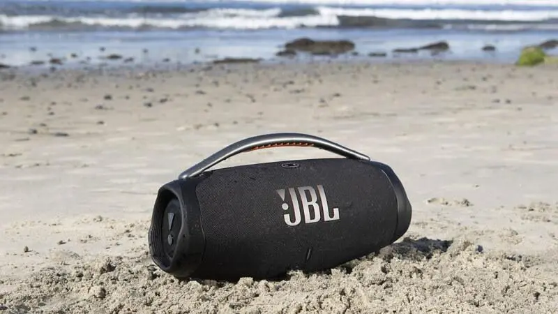  طراحی اسپیکر JBL boombox 3