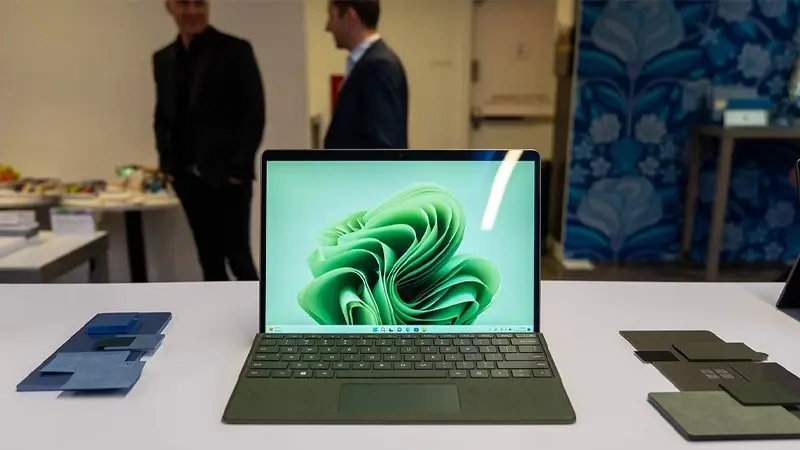 صفحه نمایش Microsoft Surface Pro 9