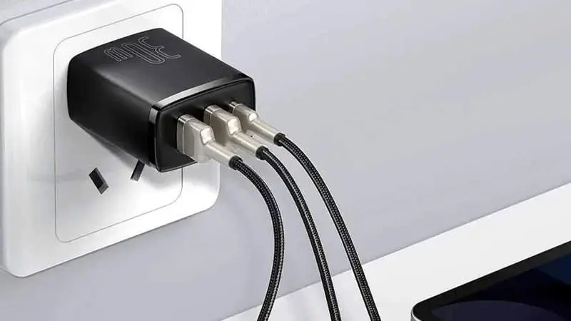 شارژر دیواری باسئوس مدل Baseus Compact 30W Quick Charger CCXJ-C01  