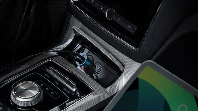 امکانات شارژر فندکی ماشین Dual Fast Charger U+C