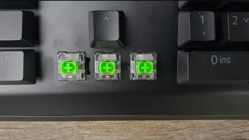 دکمه های green switch linear and silent کیبورد ریزر