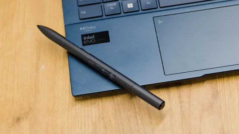 لپ‌تاپ ایسوس مدل Zenbook 14 OLED به همراه قلم 