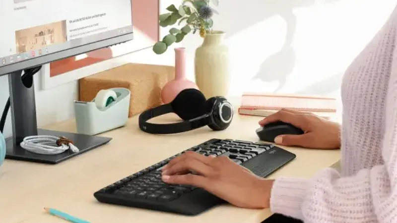 نحوه کار با موس بیسیم logitech M330