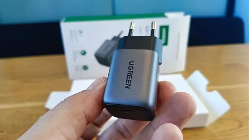 شارژر دیواری یوگرین مدل CD318 با توان 20 وات