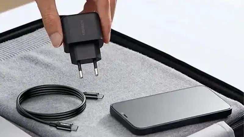 شارژر دیواری یوگرین مدل CD250 با توان 25 وات (به همراه کابل)