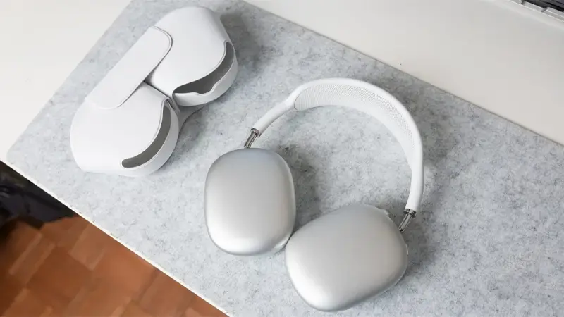 هدفون بی‌سیم اپل مدل AirPods Max همراه کیف هوشمند مخصوص