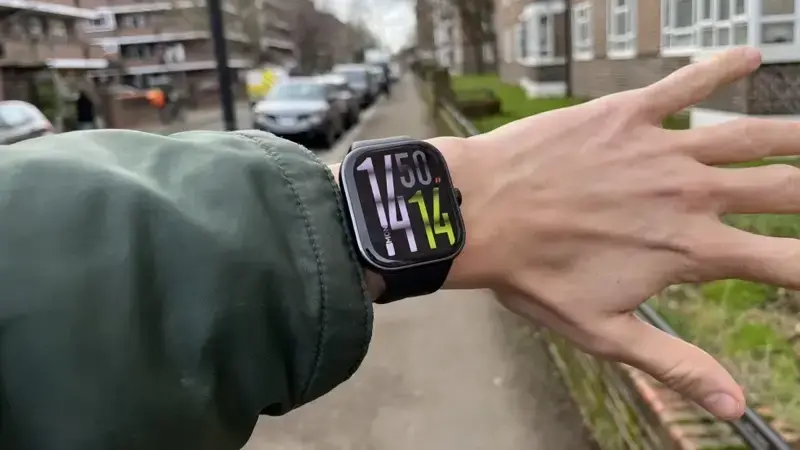 طراحی و صفحه نمایش ساعت هوشمند شیائومی مدل Redmi watch 5