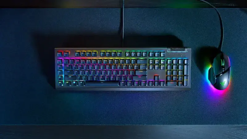 طراحی کیبورد گیمینگ ریزر مدل Blackwidow V4X Green Switch