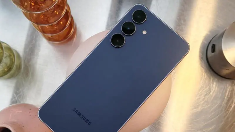 طراحی و صفحه‌نمایش سامسونگ S25 FE