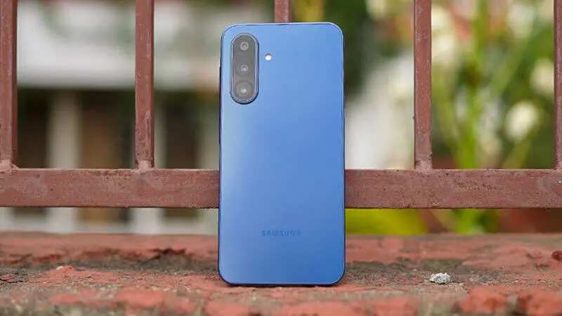 نقد و بررسی سامسونگ Galaxy A17 دو سیم‌کارت ظرفیت 256GB و رم 8GB