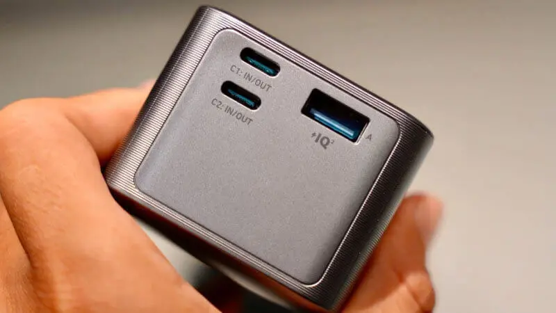  طراحی پاوربانک انکر مدل A1340011 ظرفیت 27650 میلی‌آمپرساعت با توان 250 وات