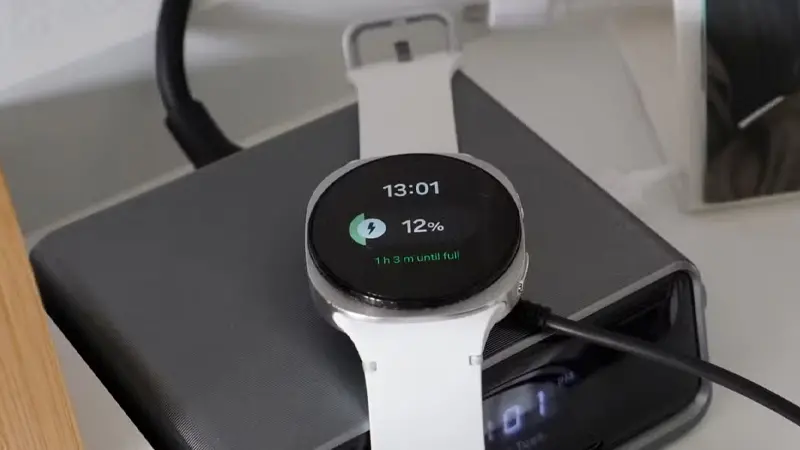 صفحه نمایش Galaxy Watch 8