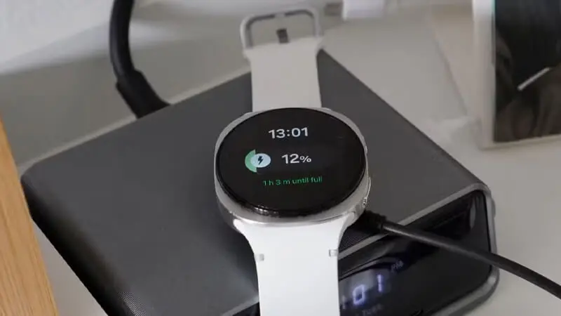 صفحه نمایش Galaxy Watch 8