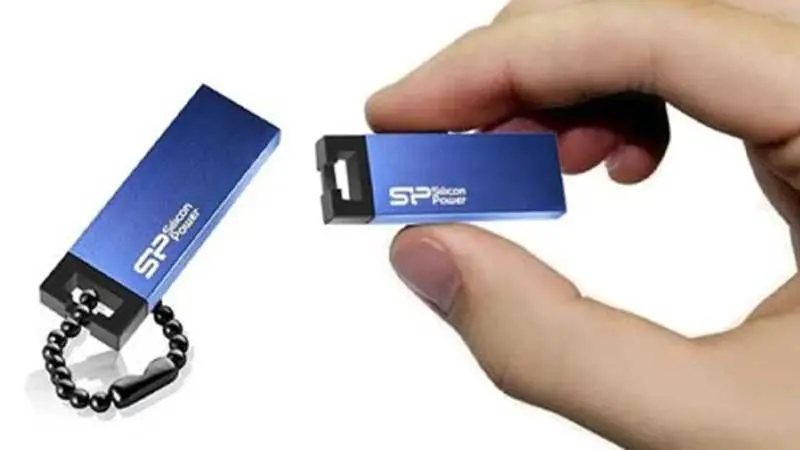 طراحی فلش مموری سیلیکون پاور Touch 835