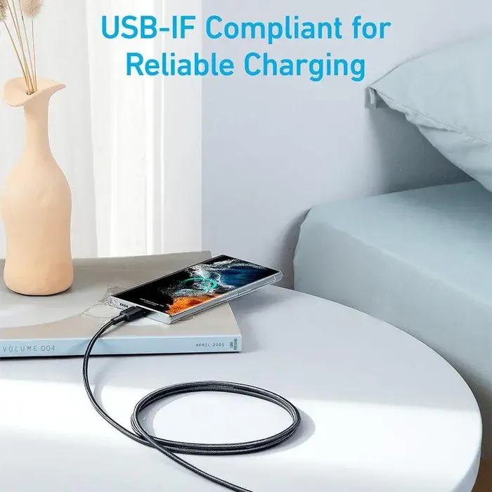 شارژ گوشی در محسط اتاق با کابل انکر 322 USB-C to Lightning A81B5