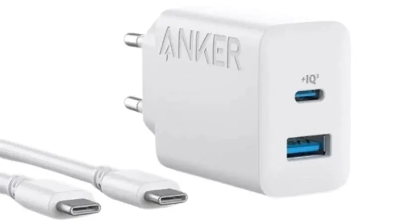 نمای نزدیک از رنگ سفید شارژر Anker B2348K21