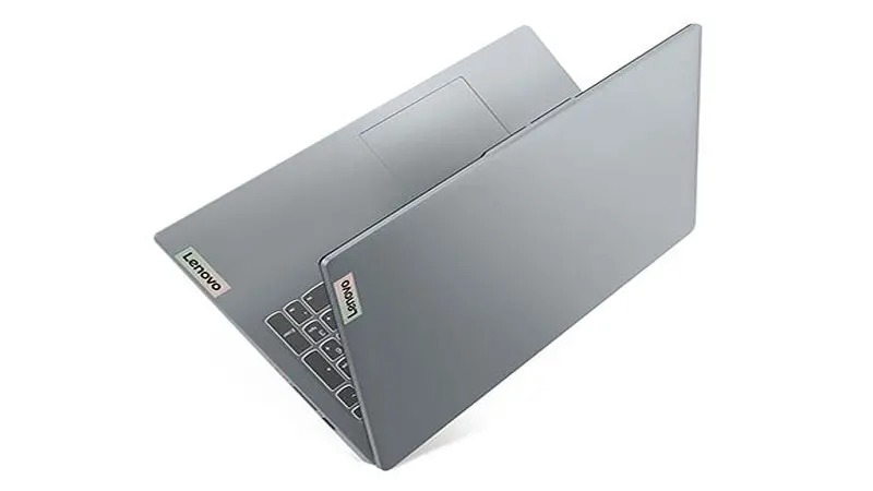 نمایی از لپتاپ لنوو IdeaPad Slim 3 15IRU8-XIN