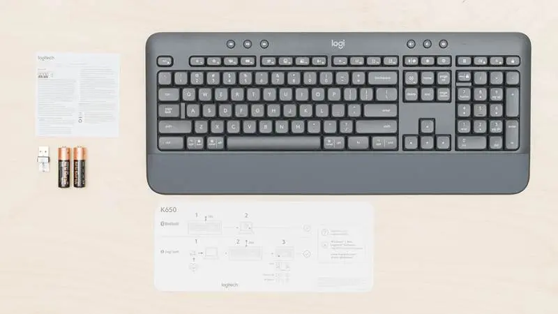باتری همراه کیبورد Logitech Signature K650