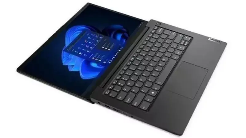 باز شدن کامل لپ‌ تاپ Lenovo V15 G4