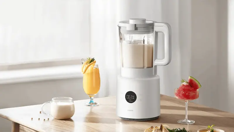 شیائومی Blender Pro MJPBJ01DEMEU روی میز