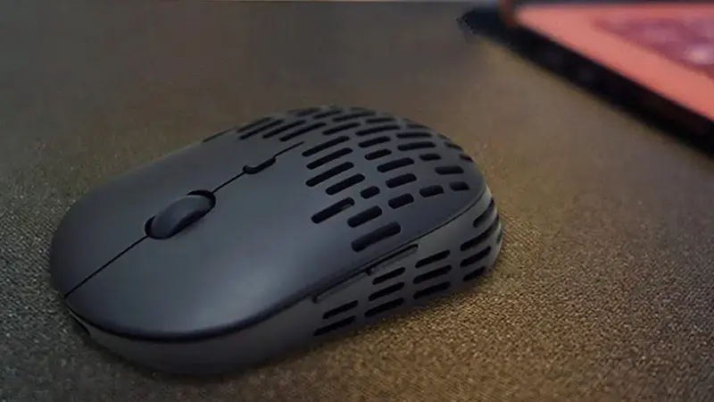 ماوس بی‌سیم TM 731W روی میز کار