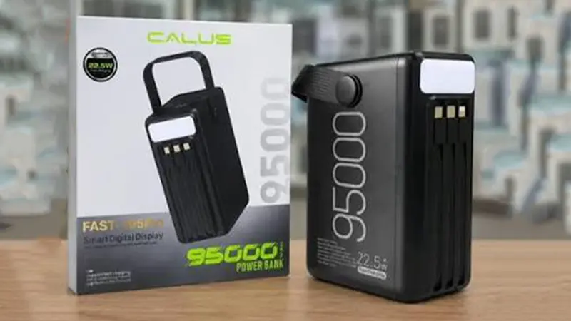 عکسی از کالوس FAST-H95PRO روی میز