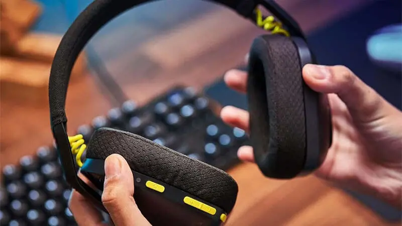 اندازه هدفون گیمینگ Logitech G435