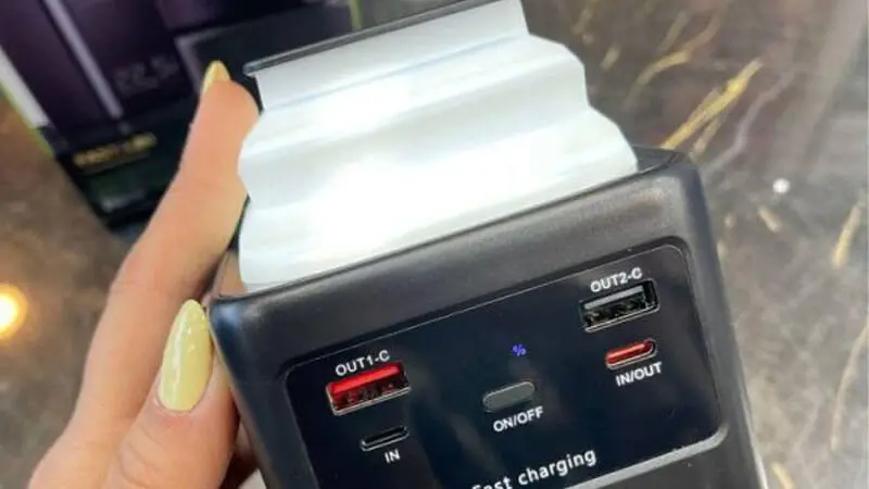 طراحی لامپ تاشو در پاوربانک Fast-L80 کالوس