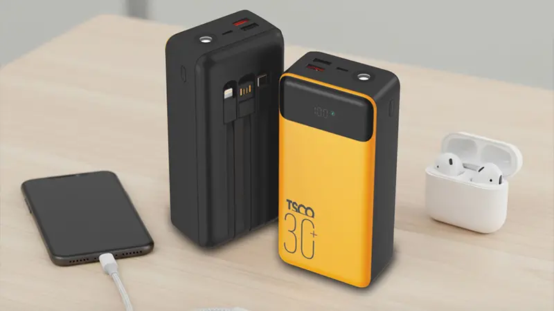 پاوربانک تسکو TP 3001 ظرفیت 30000mAh کنار گوشی و ایرپاد