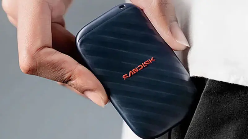 SSD اکسترنال سن دیسک E10 در جیب